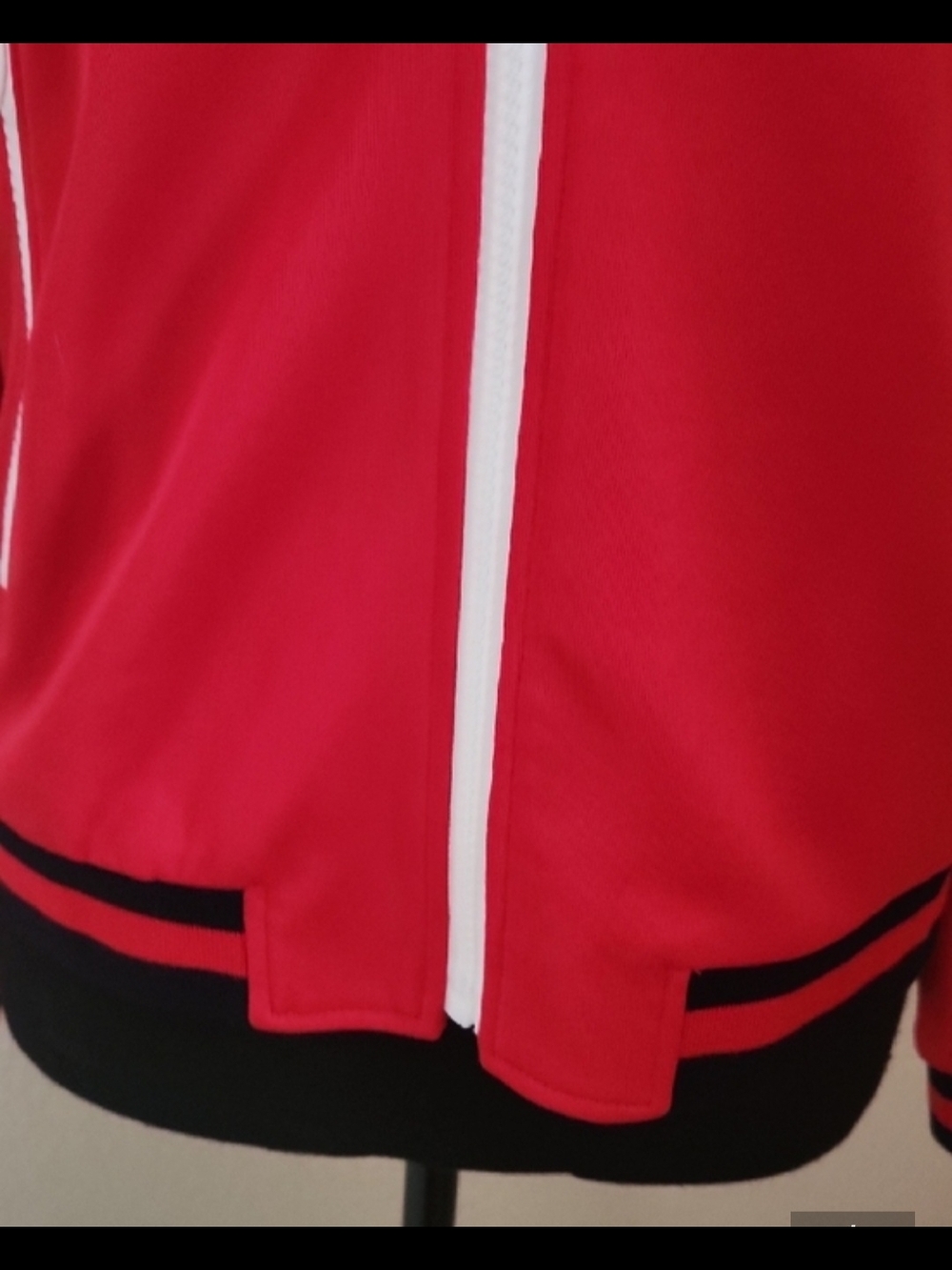 Gucci Red Floral-Embroidered Varsity Jacket with Dark Green Collar - Picture 6 of 11